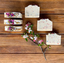 Load image into Gallery viewer, Wildflower Soap
