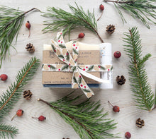 Load image into Gallery viewer, Small and Sweet Soap Giftset
